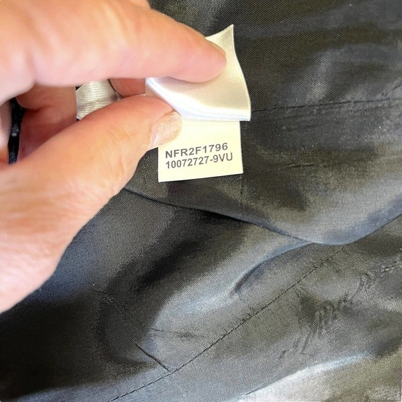 Anne Klein Women’s Short Jacket Suit Coat Black Stretch Shimmer Size 12 Petite - Picture 9 of 9